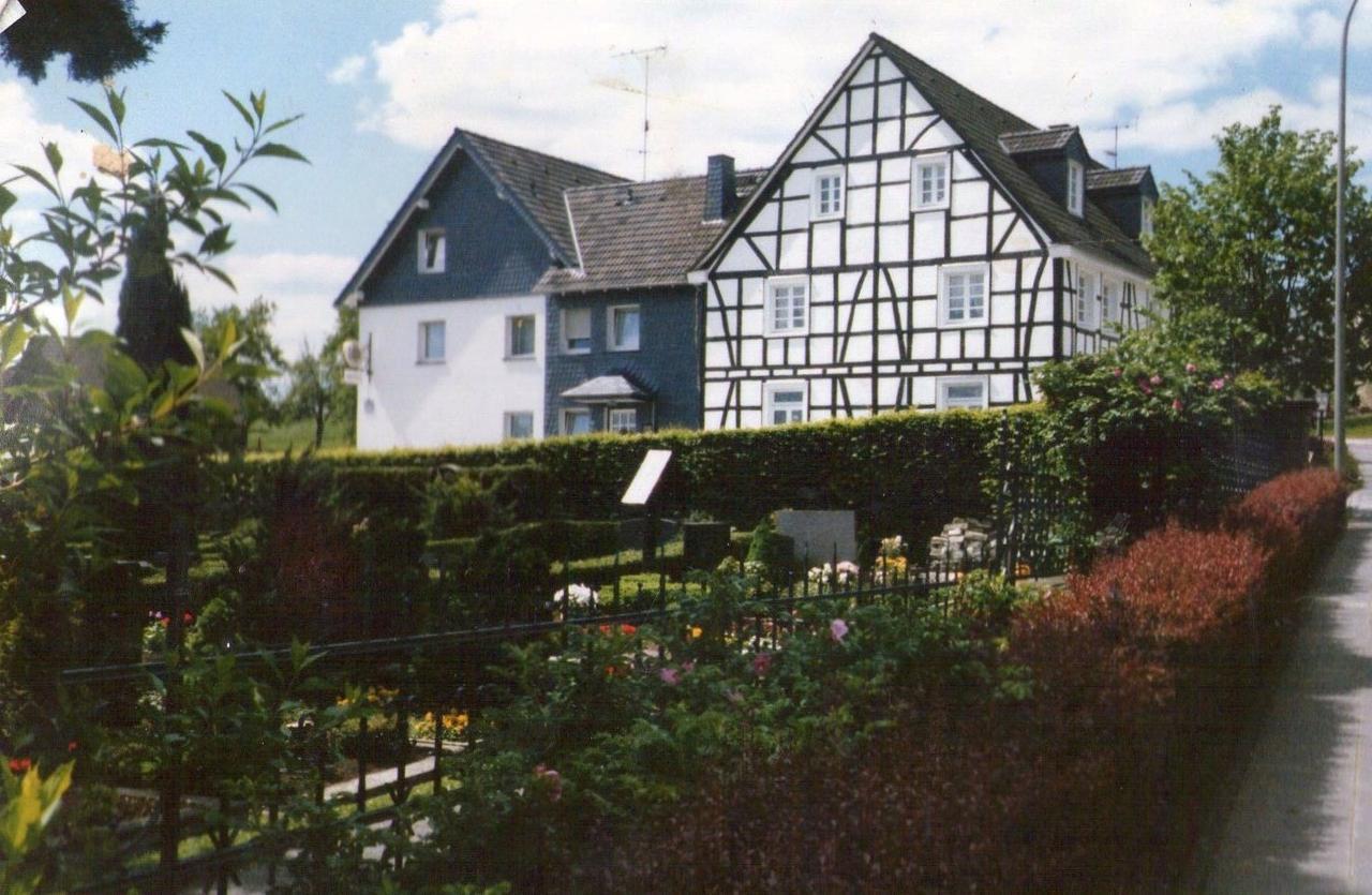 Monteurhotel Garni Alter Olper Hof Lindlar Exterior photo